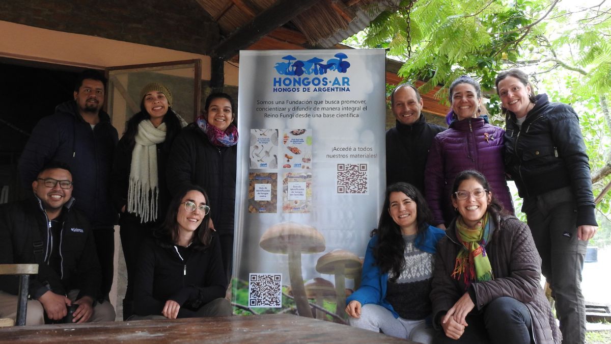El equipo recorrió la zona para relevar los hongos del humedal Jaaukanigás El equipo recorrió la zona para relevar los hongos del humedal Jaaukanigás