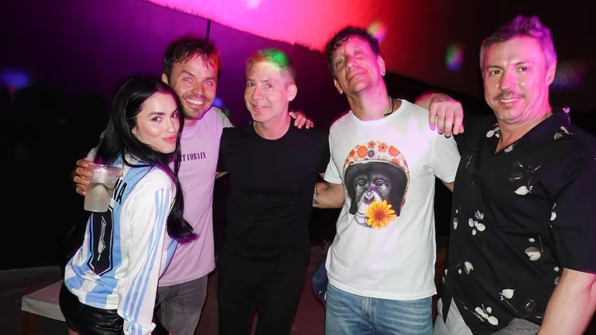 Lali Espósito con Victorio D'Alessandro, Benjamín Rojas, Nico Vázquez y Adrián Suar. Lali Espósito con Victorio D'Alessandro, Benjamín Rojas, Nico Vázquez y Adrián Suar.