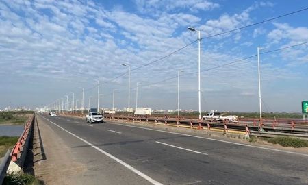 El tránsito en la Autopista Rosario - Santa Fe se verá afectado desde este miércoles 29 de abril por trabajos en el puente del Río Salado, a la altura del kilómetro 154, en sentido hacia el sur. El tránsito en la Autopista Rosario - Santa Fe se verá afectado desde este miércoles 29 de abril por trabajos en el puente del Río Salado, a la altura del kilómetro 154, en sentido hacia el sur.