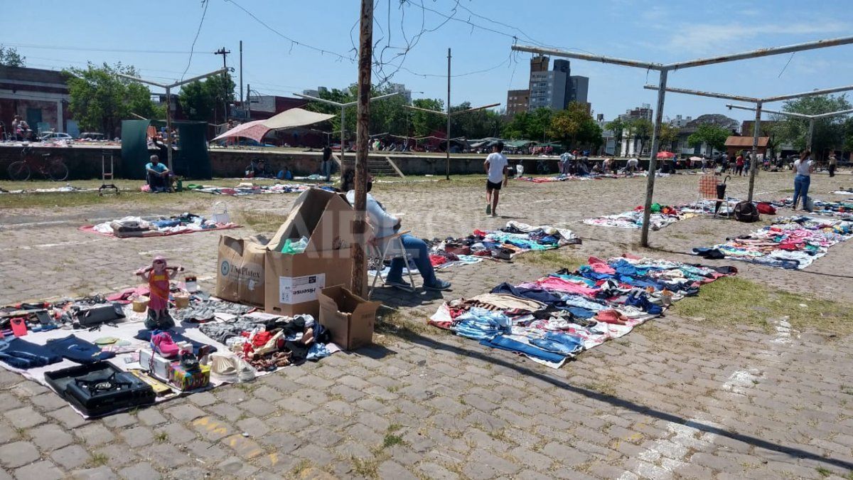 El trueque en la Estación Mitre que generalmente se realizaba los sábados, durante este fin de semana y el próximo se hará el domingo.