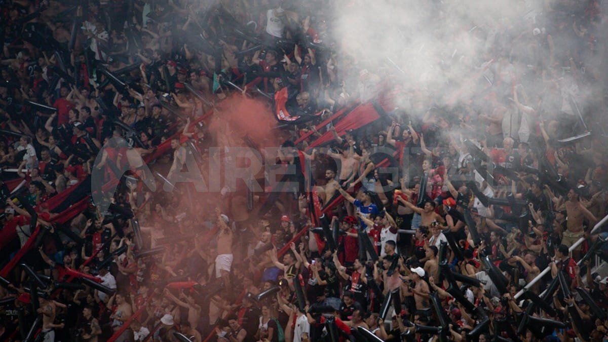 Los hinchas de Colón coparon el Estadio Único de Santiago del Estero.&nbsp;