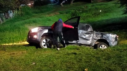 La Guardia: perdió el control de la camioneta, despistó en la rotonda de ingreso y terminó en la cuneta