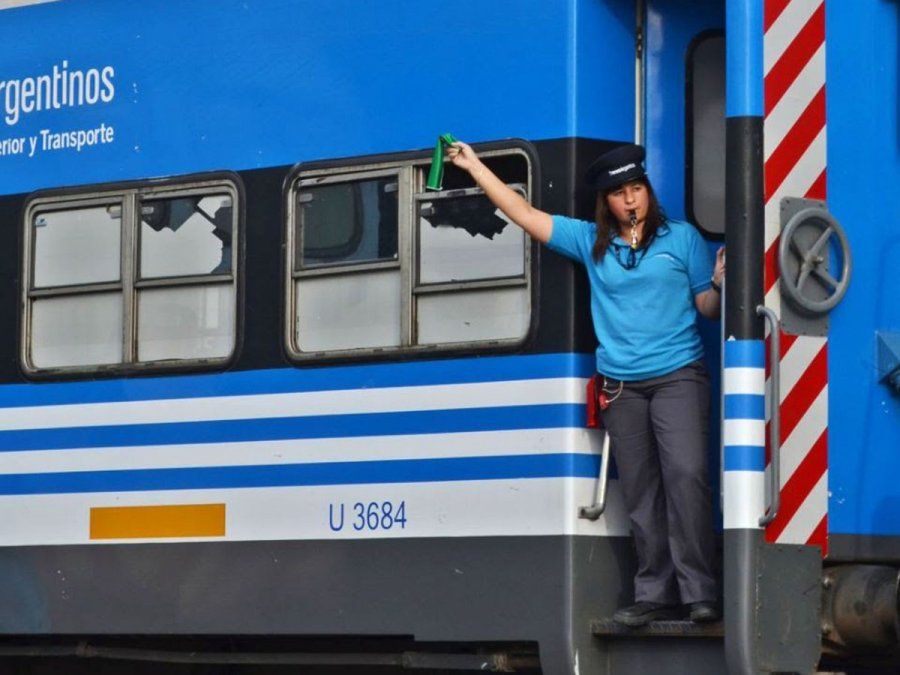 El ministro de Transporte anunció que las mujeres tendrán lugar en los cargos de operación en los trenes de carga. Además presentó un vagón para las víctimas de violencia de género.