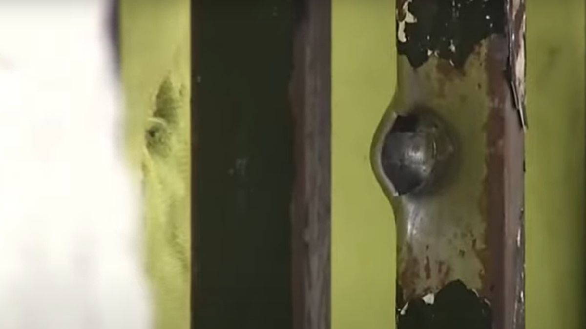 La casa de familia del barrio Empalme Graneros recibió disparos en la reja y en las paredes.