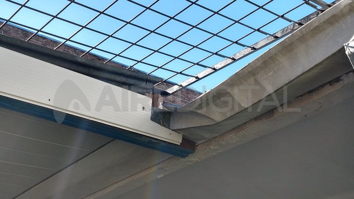 El techo que fue forcejeado por los delincuentes.