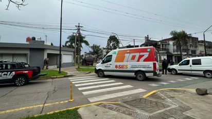 Accidente entre un auto y una moto en Santa Fe: una mujer resultó herida