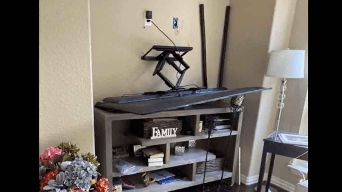 Video: compran una tele carísima, se le cae al instalarla y se rompe