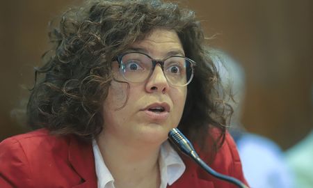 En la conferencia, Vizzotti aseguró que este invierno será diferente y que habrá que mantener medidas preventivas para las infecciones respiratorias. En la conferencia, Vizzotti aseguró que este invierno será diferente y que habrá que mantener medidas preventivas para las infecciones respiratorias.