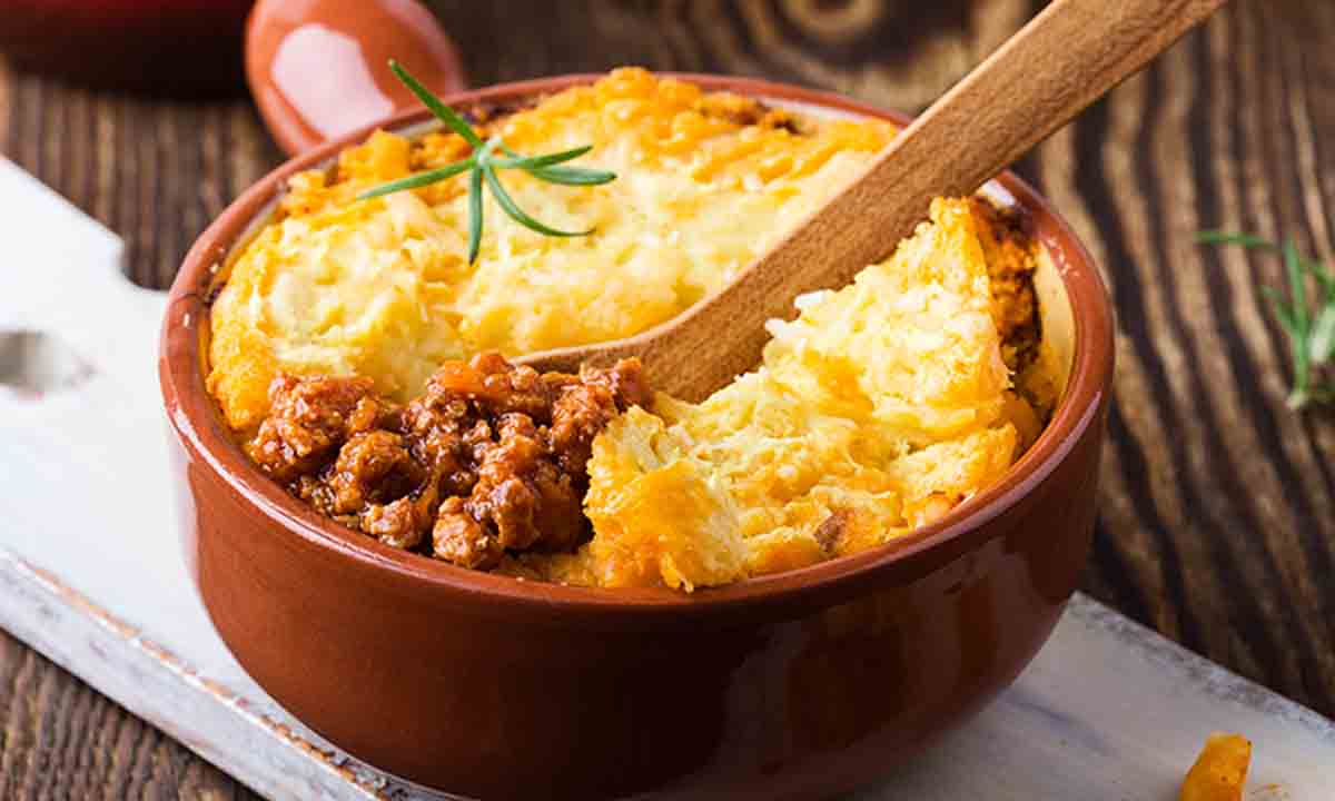 El pastel de papas es uno de los clásicos de la cocina argentina y es posible hacerlo de una manera muy económica. El pastel de papas es uno de los clásicos de la cocina argentina y es posible hacerlo de una manera muy económica.