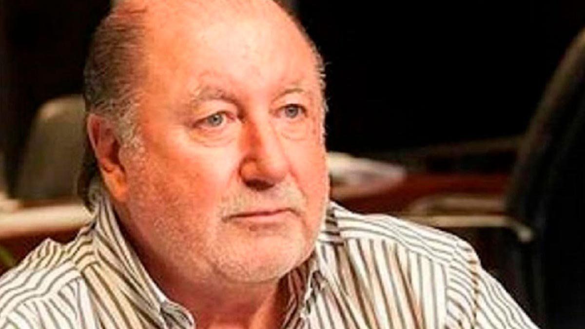 El ex gobernador Jorge Busti murió este lunes en Buenos Aires, donde se encontraba internado en terapia intensiva luego de haber sido sometido a una cirugía programada del corazón.