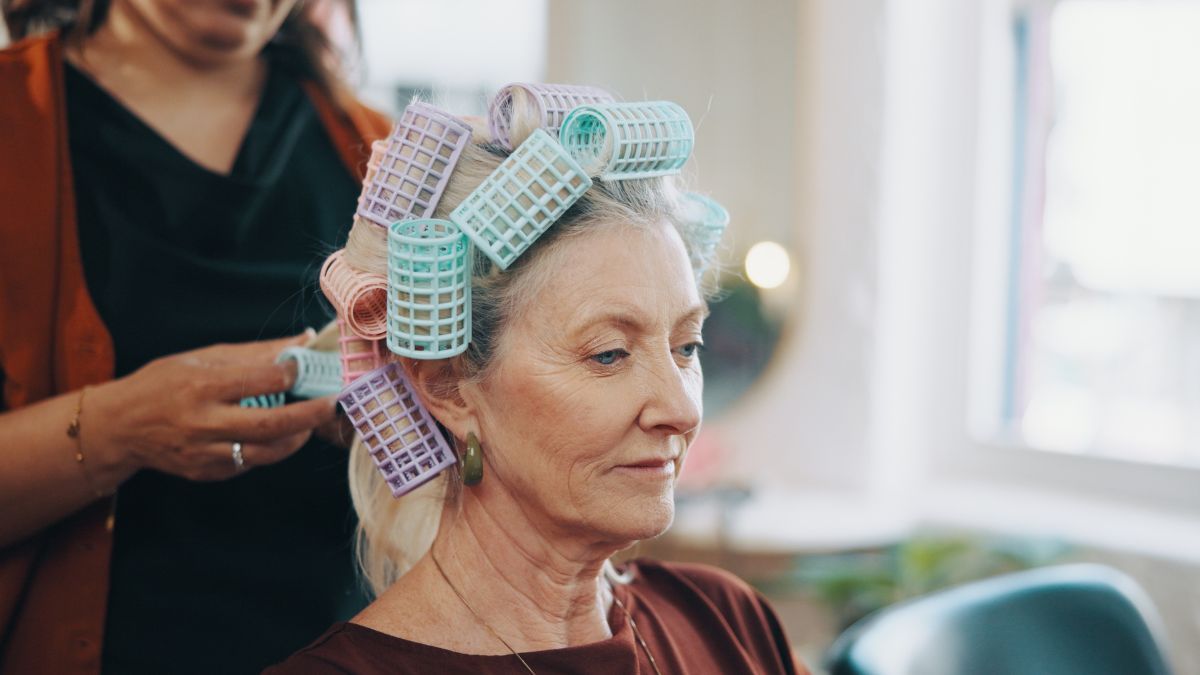 Los 3 cortes que favorecen a mujeres de 50 a 60 con rostro redondo y pelo lacio.