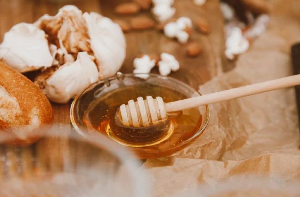 3 sustitutos a la miel de abejas y cómo puedes incorporarlos a tus recetas