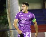 Catriel Sánchez, de Villa Dálmine, se recupera del puntazo en el cuello que sufrió mientras estaba con amigos en un bar bonaerense. Catriel Sánchez, de Villa Dálmine, se recupera del puntazo en el cuello que sufrió mientras estaba con amigos en un bar bonaerense.