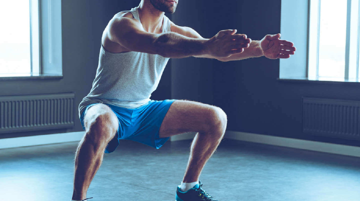 Sentadillas: este ejercicio fortalece piernas, caderas y rodillas al mismo tiempo.