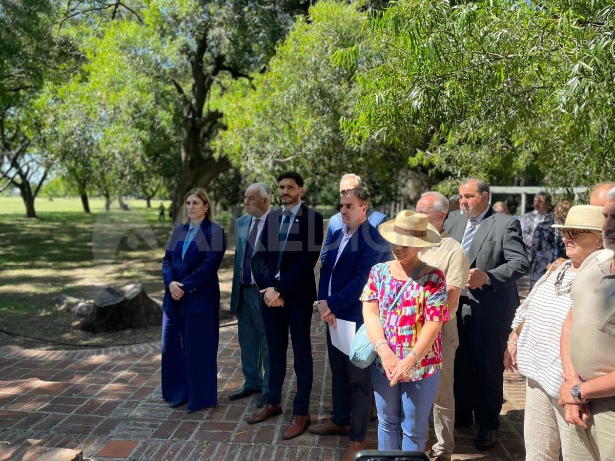 Maximiliano Pullaro y Gisela Scaglia participaron encabezaron el evento por los 451 años de Santa Fe.