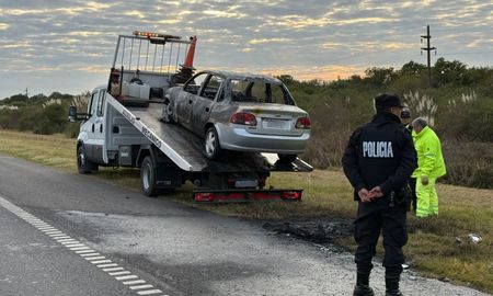 sauce viejo: se incendio un auto en la autopista rosario-santa fe sauce viejo: se incendio un auto en la autopista rosario-santa fe
