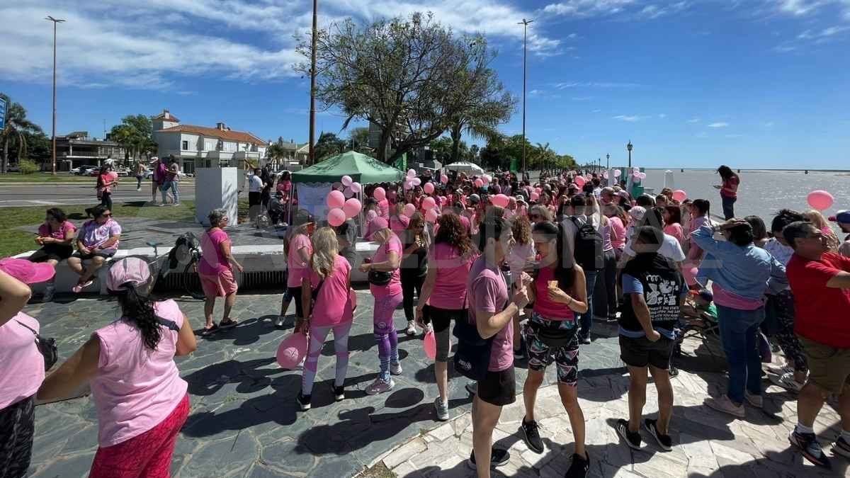 Este año, la caminata llega a su cuarta edición, reafirmando su propósito de visibilizar la necesidad de los controles mamarios y ofrecer apoyo a quienes enfrentan la enfermedad. Este año, la caminata llega a su cuarta edición, reafirmando su propósito de visibilizar la necesidad de los controles mamarios y ofrecer apoyo a quienes enfrentan la enfermedad.