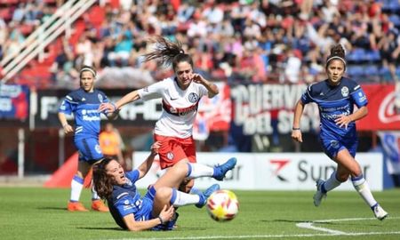 san lorenzo goleo 4 a 0 a gimnasia la plata y es lider del torneo femenino san lorenzo goleo 4 a 0 a gimnasia la plata y es lider del torneo femenino
