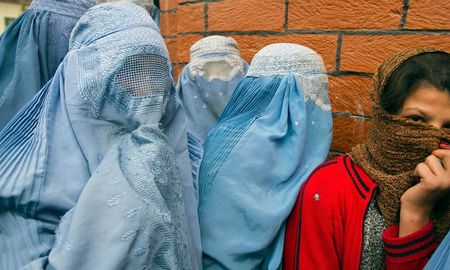 Muchas mujeres en Kabul sienten miedo y desesperanza por la llegada del Talibán. Muchas mujeres en Kabul sienten miedo y desesperanza por la llegada del Talibán.