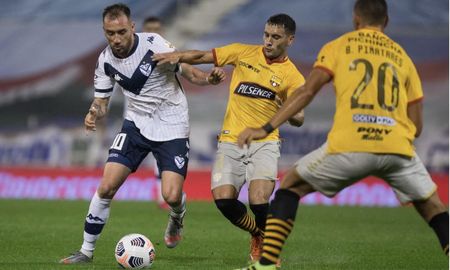 Vélez visita a Barcelona de Ecuador para sellar la clasificación a cuartos de final de la Copa Libertadores. Vélez visita a Barcelona de Ecuador para sellar la clasificación a cuartos de final de la Copa Libertadores.