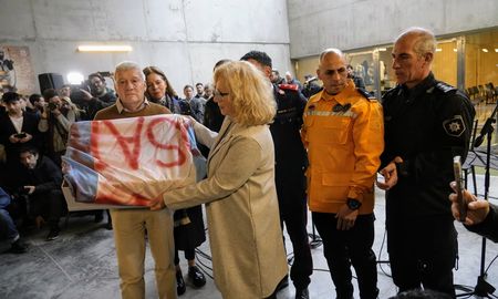 A once años de la explosión, se inauguró el espacio en homenaje a víctimas y sobrevivientes en Rosario. A once años de la explosión, se inauguró el espacio en homenaje a víctimas y sobrevivientes en Rosario.