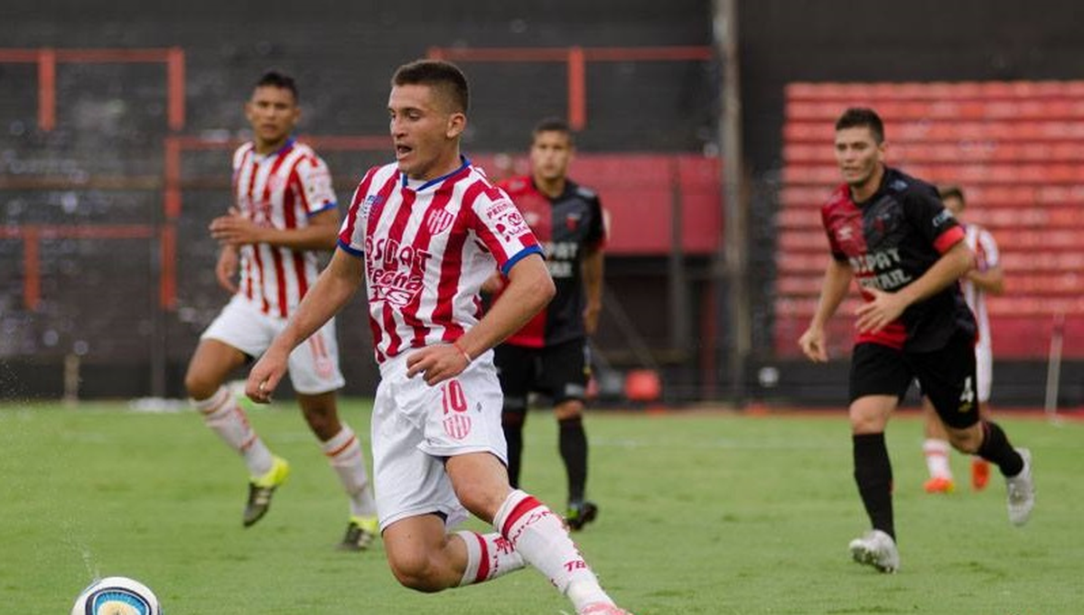 Santiago Lebus, de 27 años, nació en Santo Tomé el 18 de julio de 1996. Santiago Lebus, de 27 años, nació en Santo Tomé el 18 de julio de 1996.