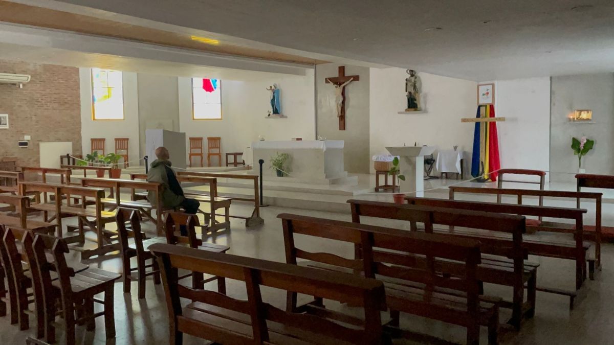 La parroquia San Cayetano continúa sin luz este viernes.