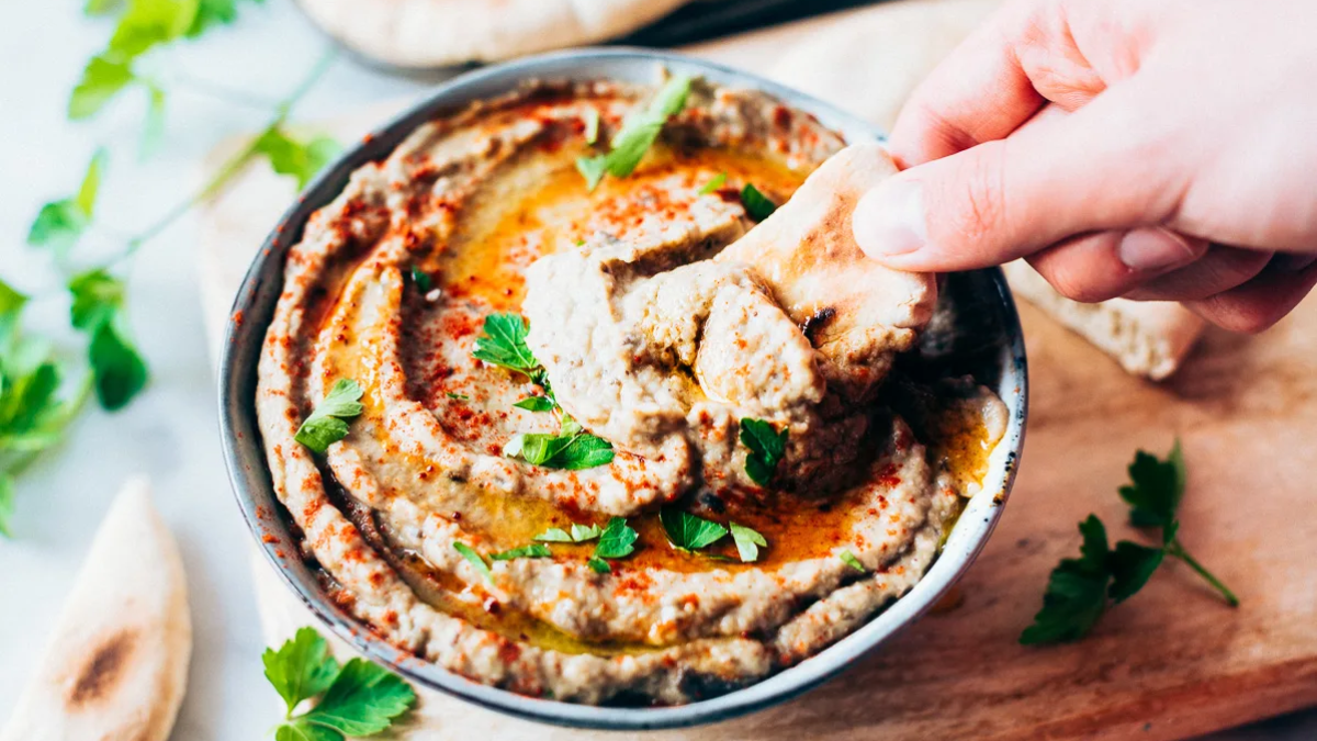 Cómo hacer hummus de garbanzo y berenjena: la receta más fácil para preparar en casa&nbsp;