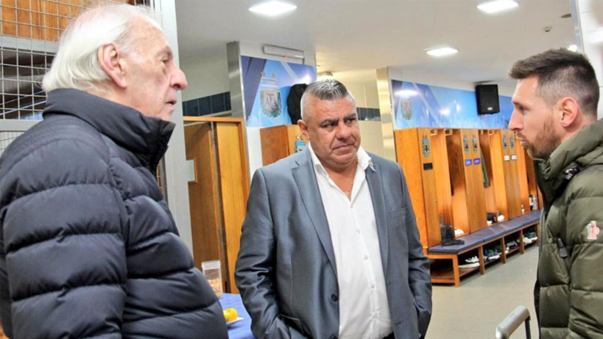 Cesar Menotti, Claudio Tapia y Lionel Messi. Cesar Menotti, Claudio Tapia y Lionel Messi.