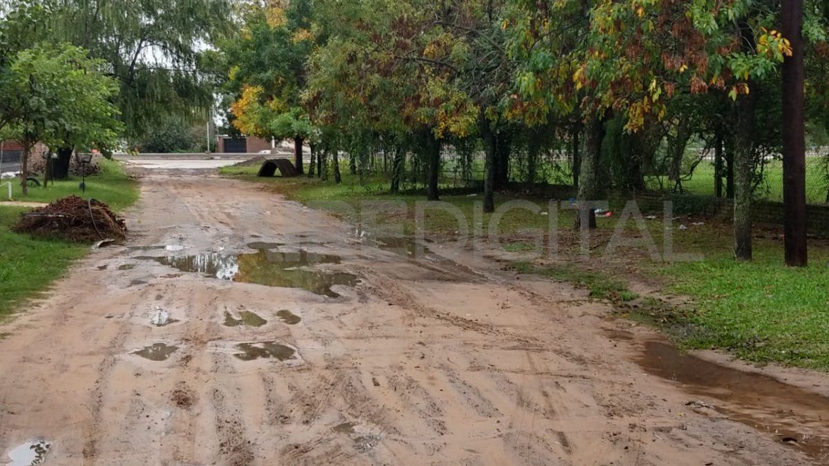 Hay calles que resistieron mejor el diluvio en Colastiné Norte.