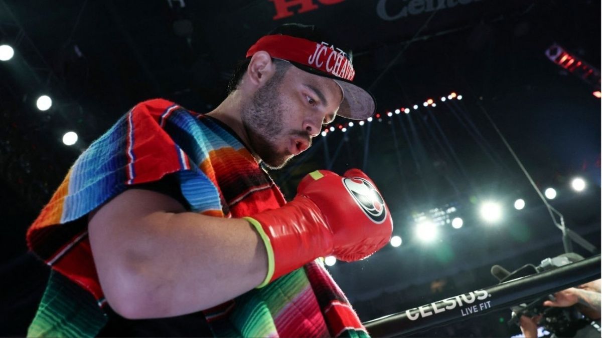 El boxeador fue detenido por ICE en California.