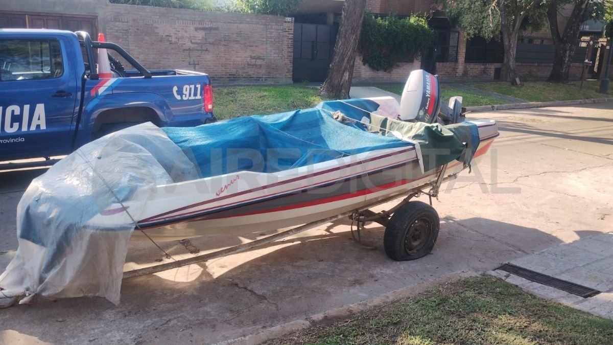Encontraron el casco de una lancha y el trailer que le habían robado a un anciano