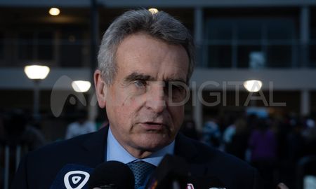 Hay tres puntos de diferencia. No hay que sobredimensionar a Milei, dijo Rossi tras las PASO. Hay tres puntos de diferencia. No hay que sobredimensionar a Milei, dijo Rossi tras las PASO.