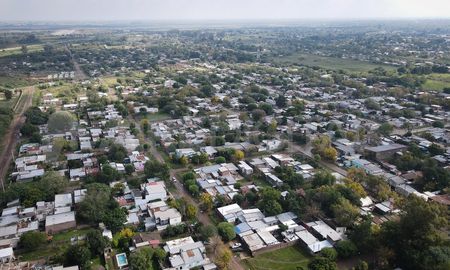 En barrio Mariano Cabal el área delimitada por calle Estado de Israel y Camino Viejo a Esperanza, entre Juan José Castelli y Servando Bayo, fue una de las más afectadas. En barrio Mariano Cabal el área delimitada por calle Estado de Israel y Camino Viejo a Esperanza, entre Juan José Castelli y Servando Bayo, fue una de las más afectadas.
