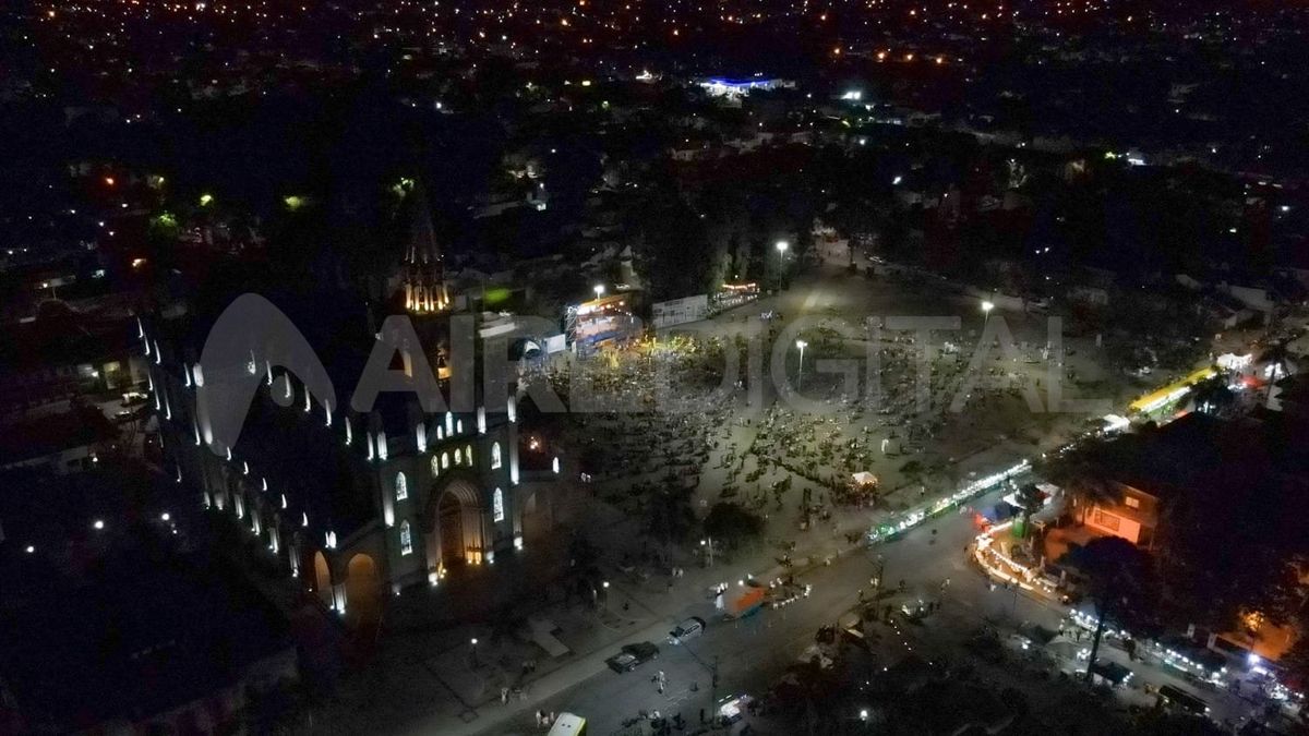 La vista áerea de la plaza Edgardo Trucco fue captada por el drone de AIRE.