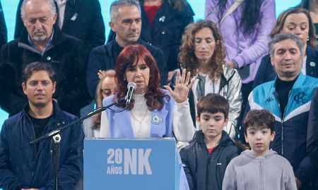 Sobreseyeron a Cristina Kirchner en la causa por la Ruta del dinero K. Sobreseyeron a Cristina Kirchner en la causa por la Ruta del dinero K.