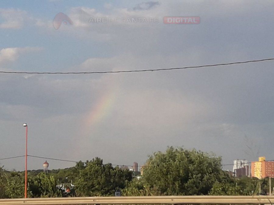 ARCO IRIS con sello.jpg