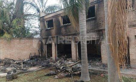 El día después del incendio en la vivienda de Santo Tomé. El día después del incendio en la vivienda de Santo Tomé.