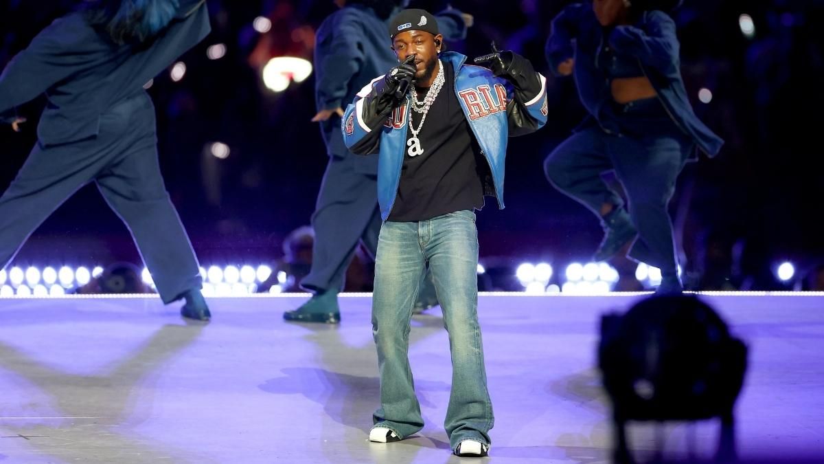 Vuelven los jeans acampanados. Vuelven los jeans acampanados.