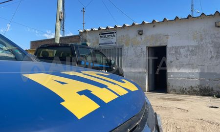 Se trata de Fernando Cardozo y Walter Cisnero. El sábado, nueve presos se habían fugado de la subcomisaría 6° de La Guardia. Se trata de Fernando Cardozo y Walter Cisnero. El sábado, nueve presos se habían fugado de la subcomisaría 6° de La Guardia.