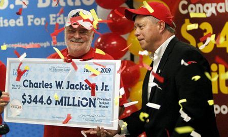 Así ganó 300 millones a la lotería de la forma más absurda que te puedes imaginar