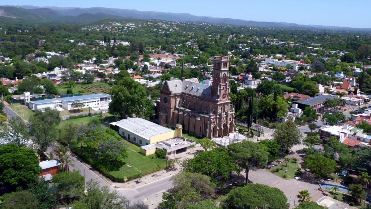 Villa Allende se presenta como una escapada perfecta para quienes buscan una experiencia auténtica. Villa Allende se presenta como una escapada perfecta para quienes buscan una experiencia auténtica.