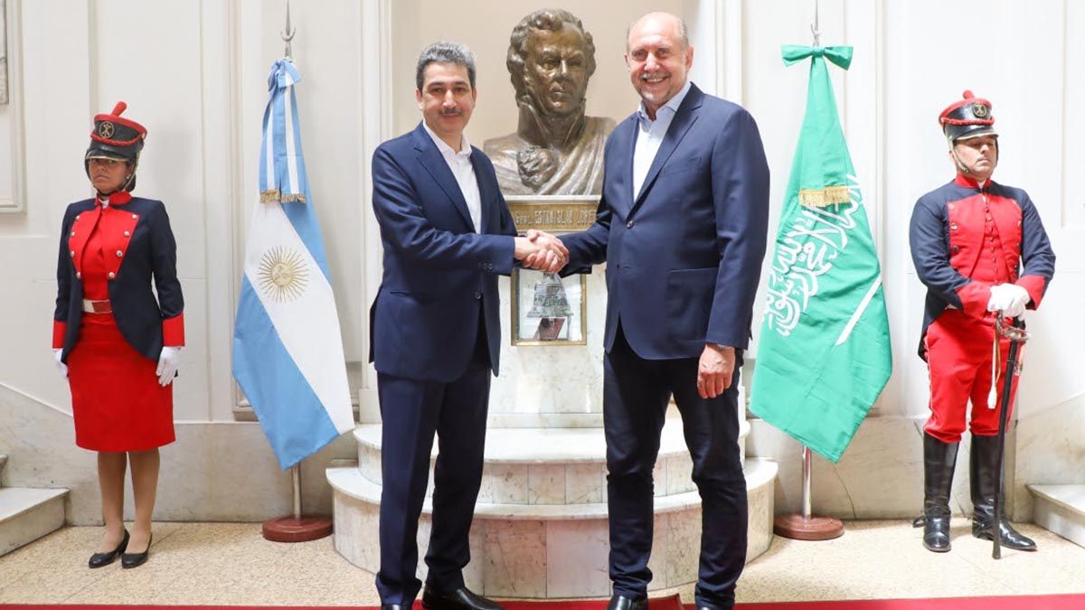 Del encuentro tomaron parte ministros y funcionarios del gabinete de los gobiernos de las provincias de Santa Fe y de Córdoba junto con los integrantes de la delegación saudí.