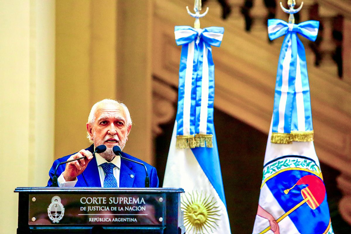 Ricardo Gil Lavedra, uno de los jueces del Juicio a las Juntas, fue homenajeado por la Corte Suprema. Ricardo Gil Lavedra, uno de los jueces del Juicio a las Juntas, fue homenajeado por la Corte Suprema.