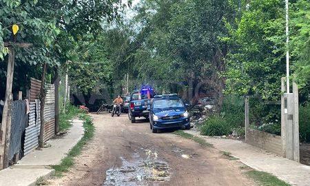 Al lugar debió llegar refuerzos policiales debido a disturbios que se produjeron entre familiares y allegados del muchacho. Al lugar debió llegar refuerzos policiales debido a disturbios que se produjeron entre familiares y allegados del muchacho.