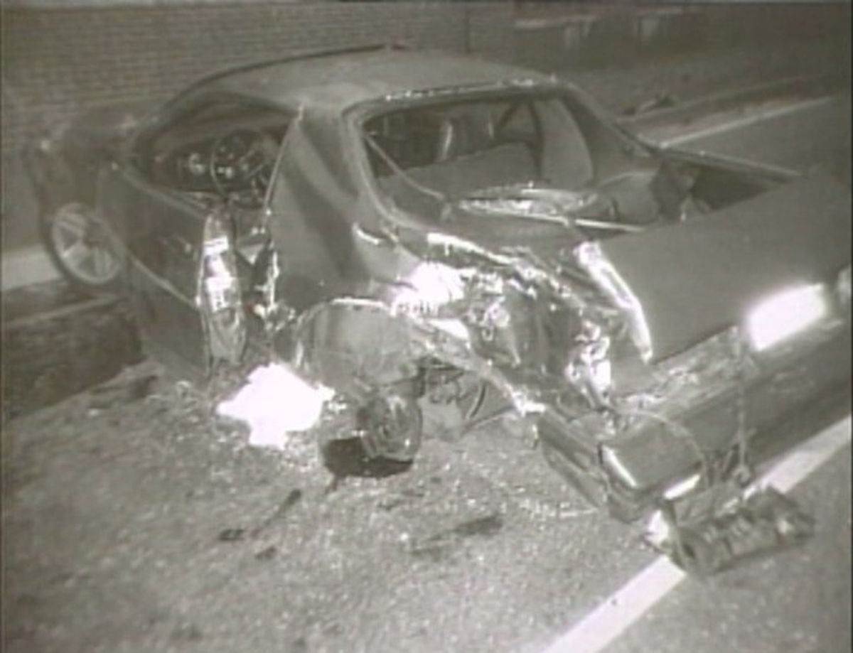 El martes 12 de noviembre de 1991, Pazienza viajaba como acompañante de su amigo Kurt Reader, quien conducía este Camaro por la Ruta Federal 1, y fueron embestidos en el costado posterior izquierdo. El boxeador sufrió la fractura de la segunda y la cuarta vértebras cervicales (C2 y C4) y, la quinta (C5), se dislocó. El martes 12 de noviembre de 1991, Pazienza viajaba como acompañante de su amigo Kurt Reader, quien conducía este Camaro por la Ruta Federal 1, y fueron embestidos en el costado posterior izquierdo. El boxeador sufrió la fractura de la segunda y la cuarta vértebras cervicales (C2 y C4) y, la quinta (C5), se dislocó.