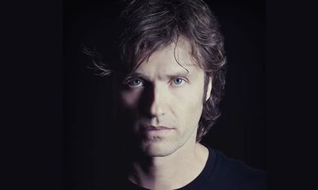 Hernán Cattaneo, uno de los DJs de música electrónica del país. Hernán Cattaneo, uno de los DJs de música electrónica del país.