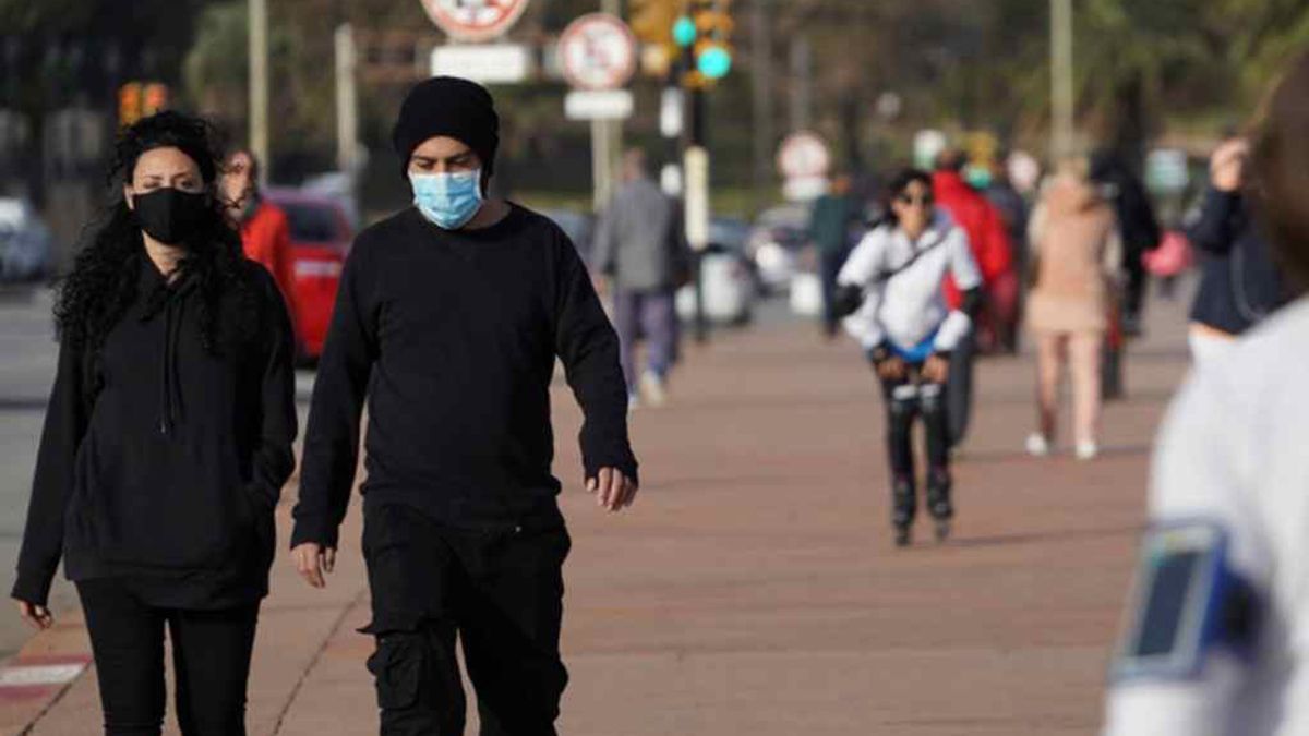 Con la variante Delta demostrando su poderío en el hemisferio norte, la tercera dosis es el arma elegida para confiar en las aperturas.
