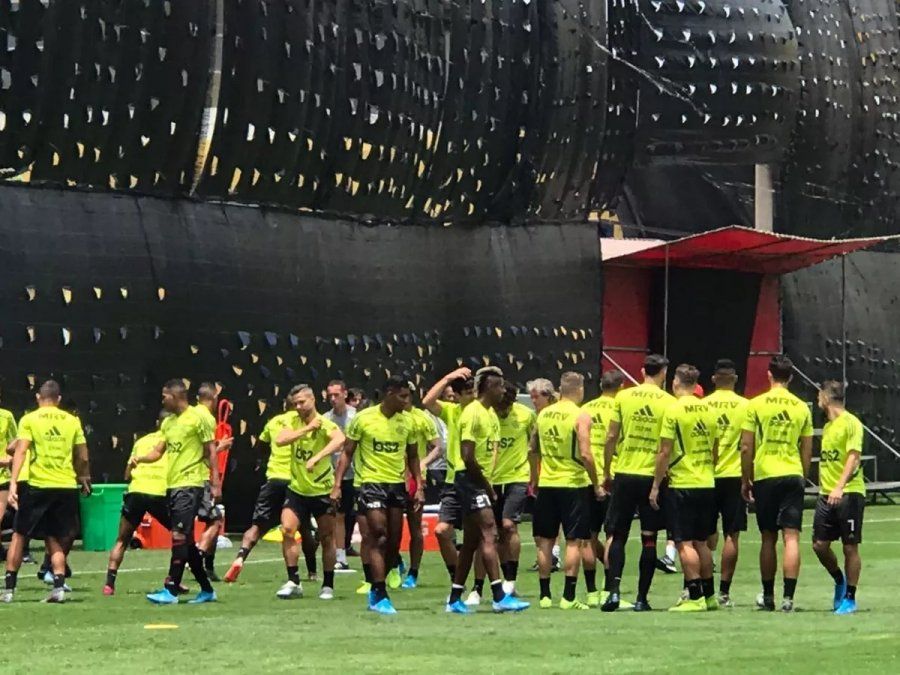Flamengo se entrenó en Lima con lonas antiespionaje
