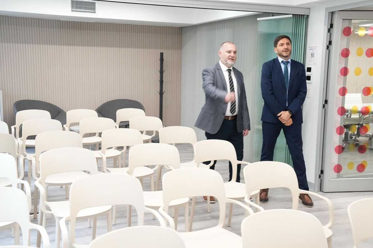 El nuevo espacio, de 450 metros cuadrados, funcionar&aacute; como centro de reuniones, coworking y promoci&oacute;n para empresas, pymes y emprendedores santafesinos en la capital del pa&iacute;s.